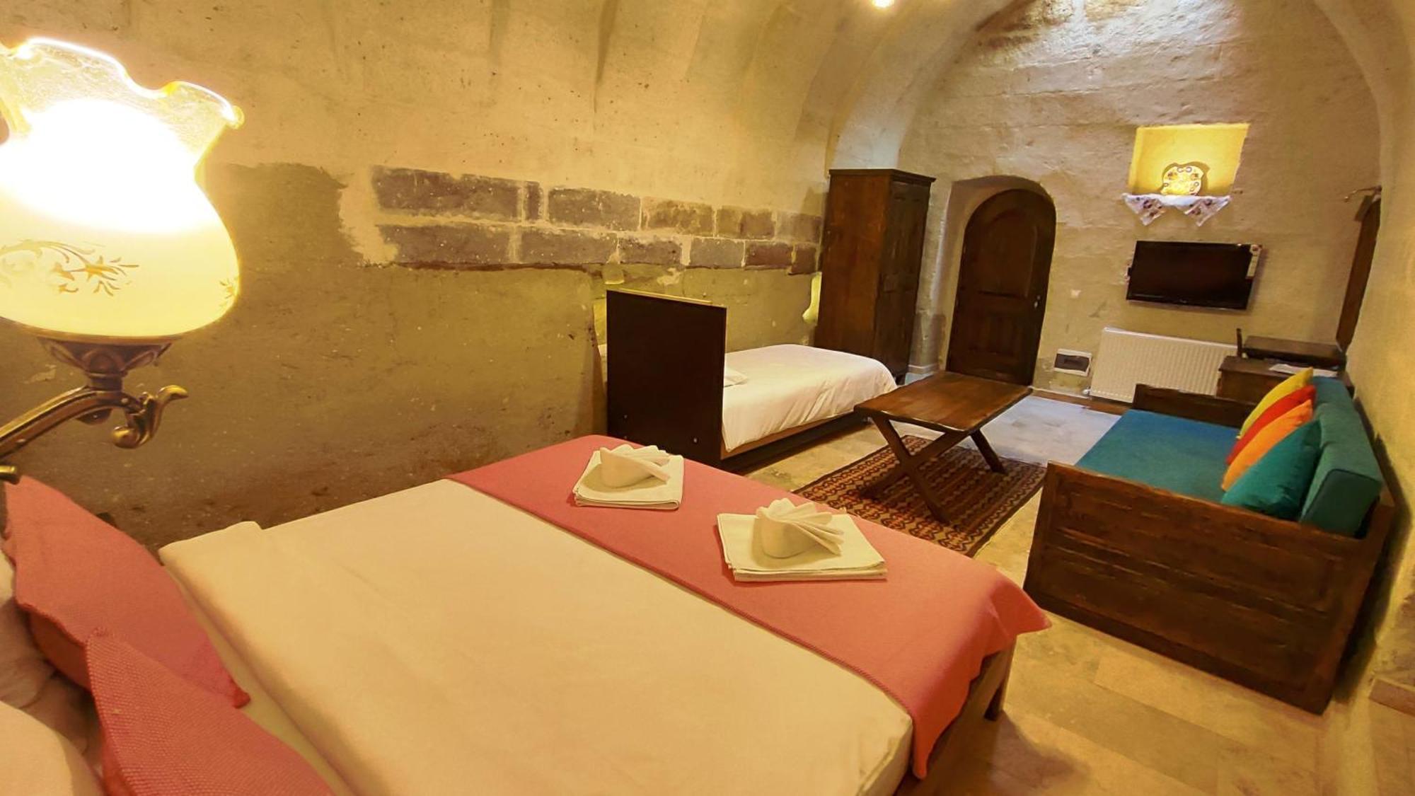 Armesos Cave Hotel Urgup Exterior photo